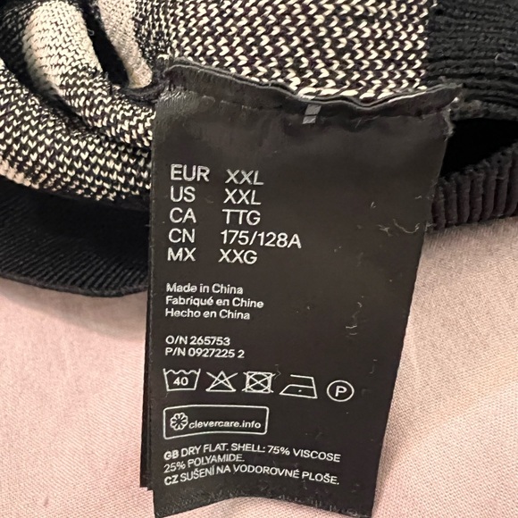 H&M - Geometric Design Jacquard Knit Sweater - Picture 4 of 4